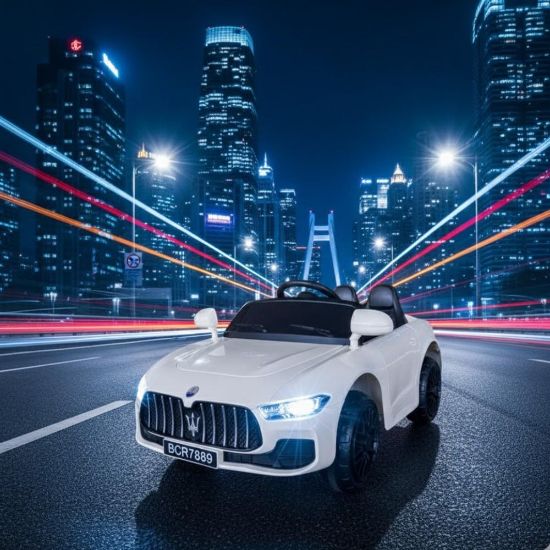 صورة سيارة Maserati للأطفال مع مقعدين مريحين